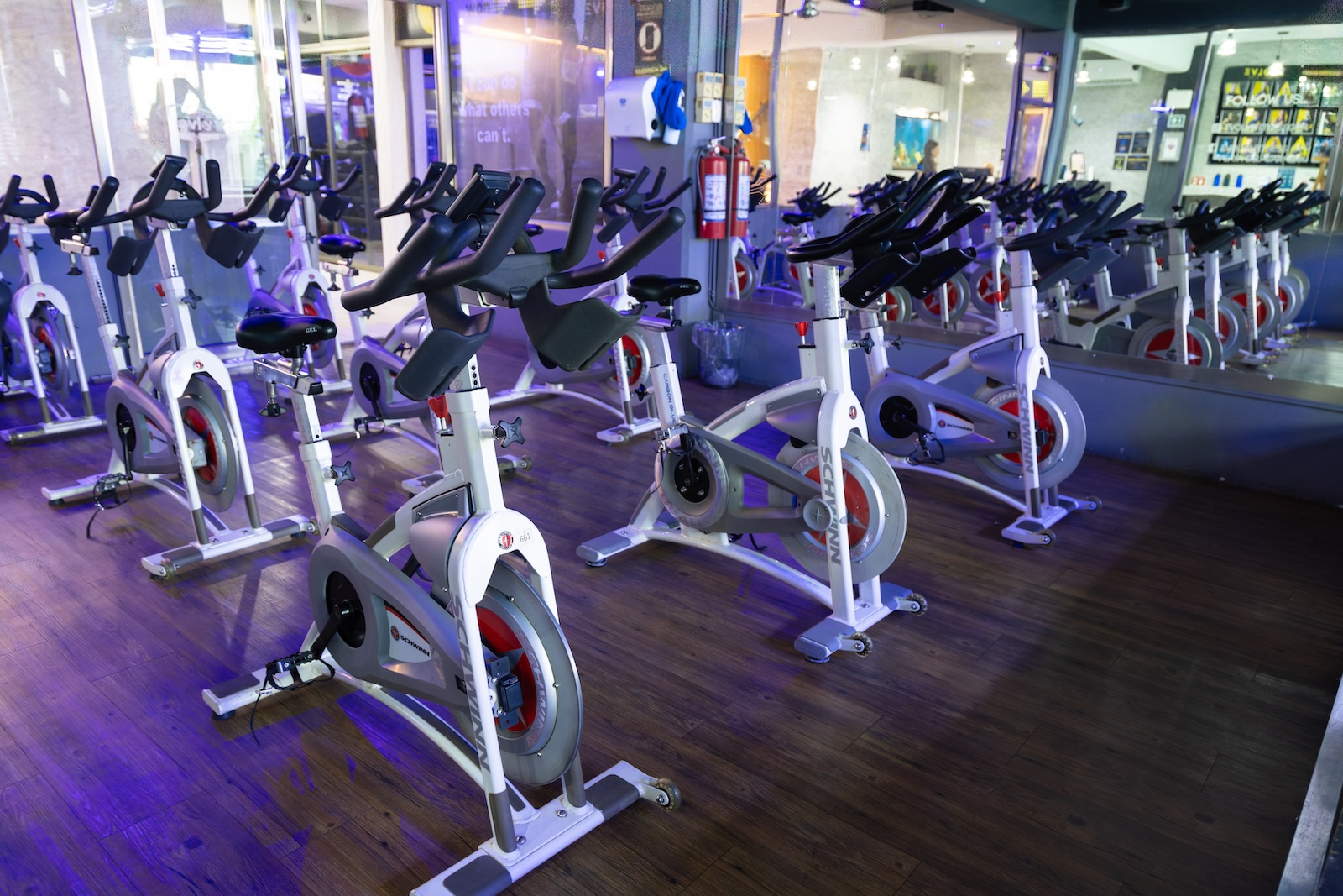 Estudio de spinning en Evolve Gym 5th Ave