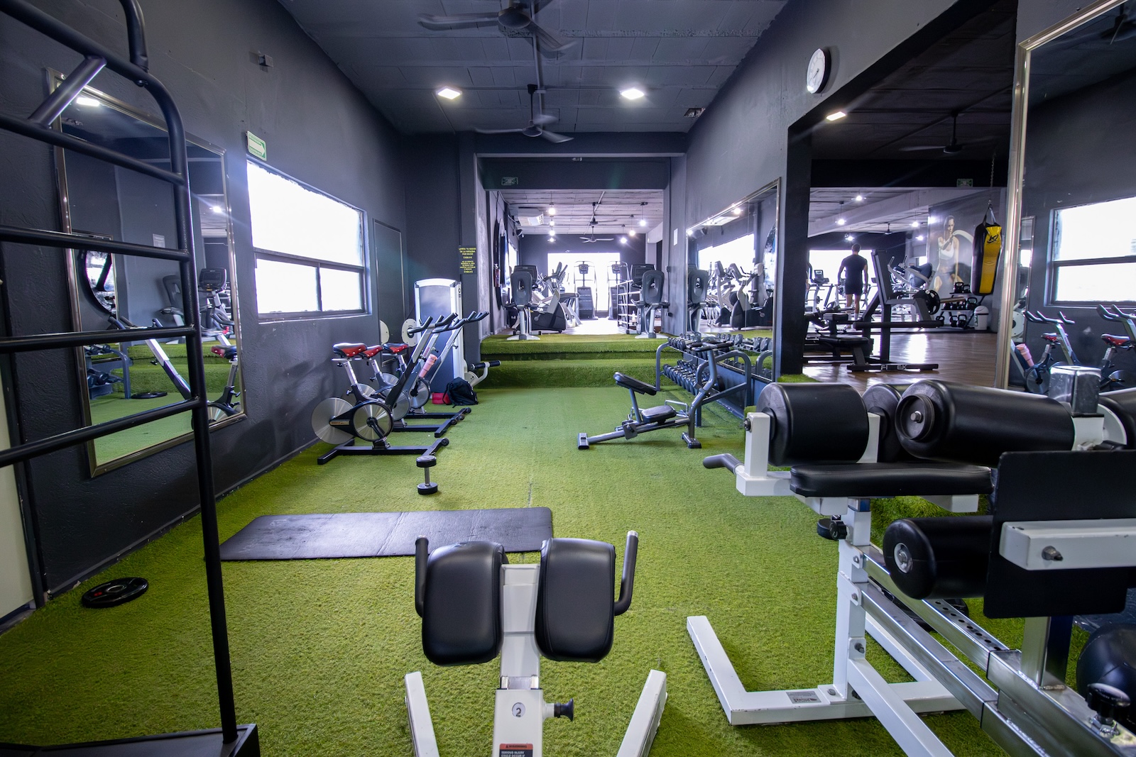 Functional training area at Evolve Gym Nader Cancún