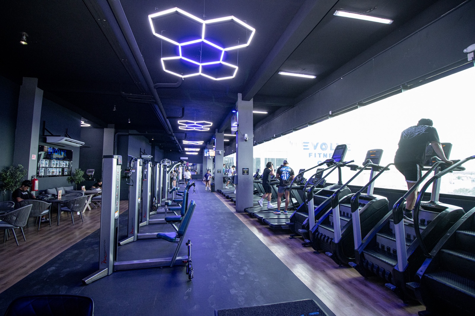 Interior de Evolve Master Plaza