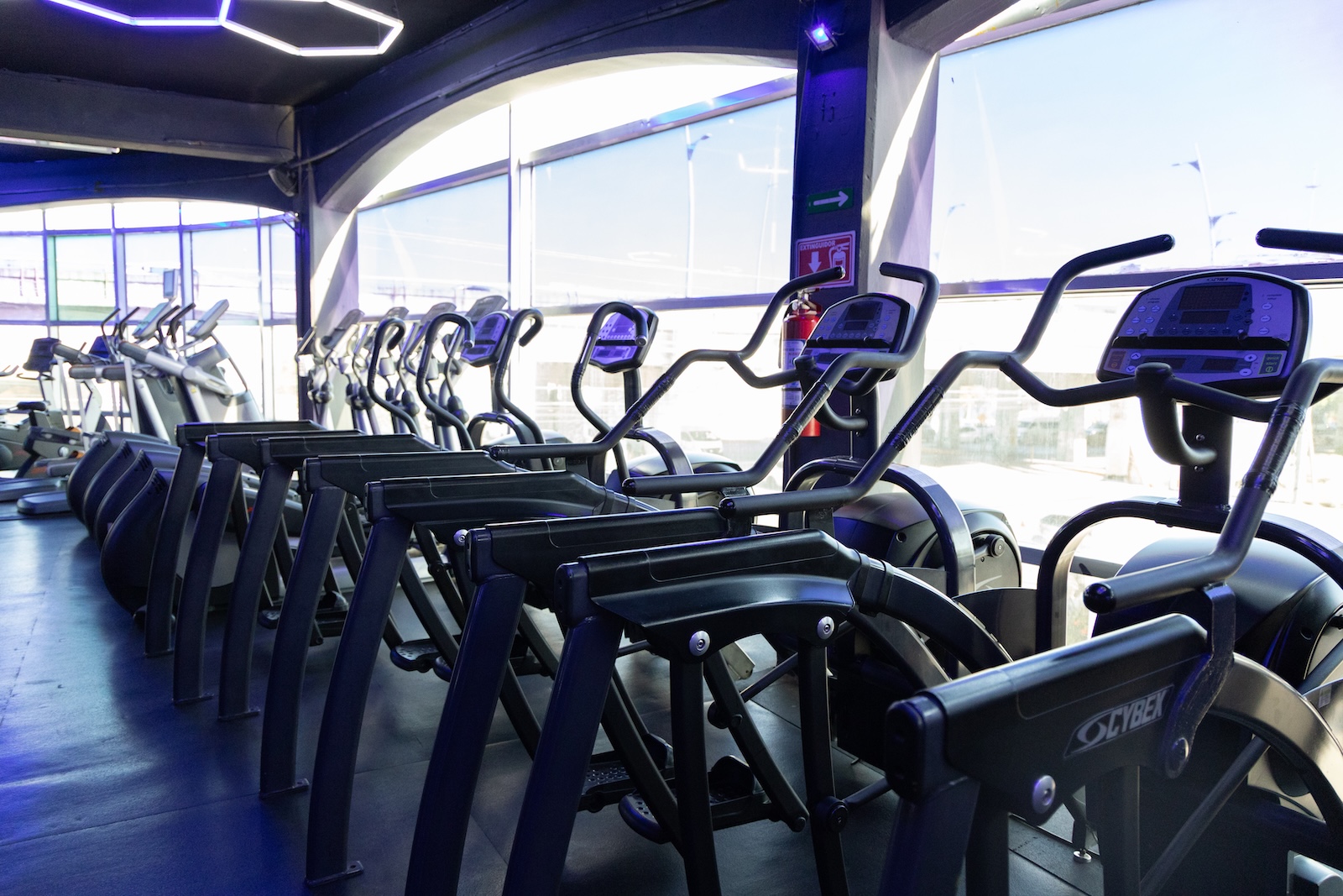 Cardio machines at Evolve Gym Juárez
