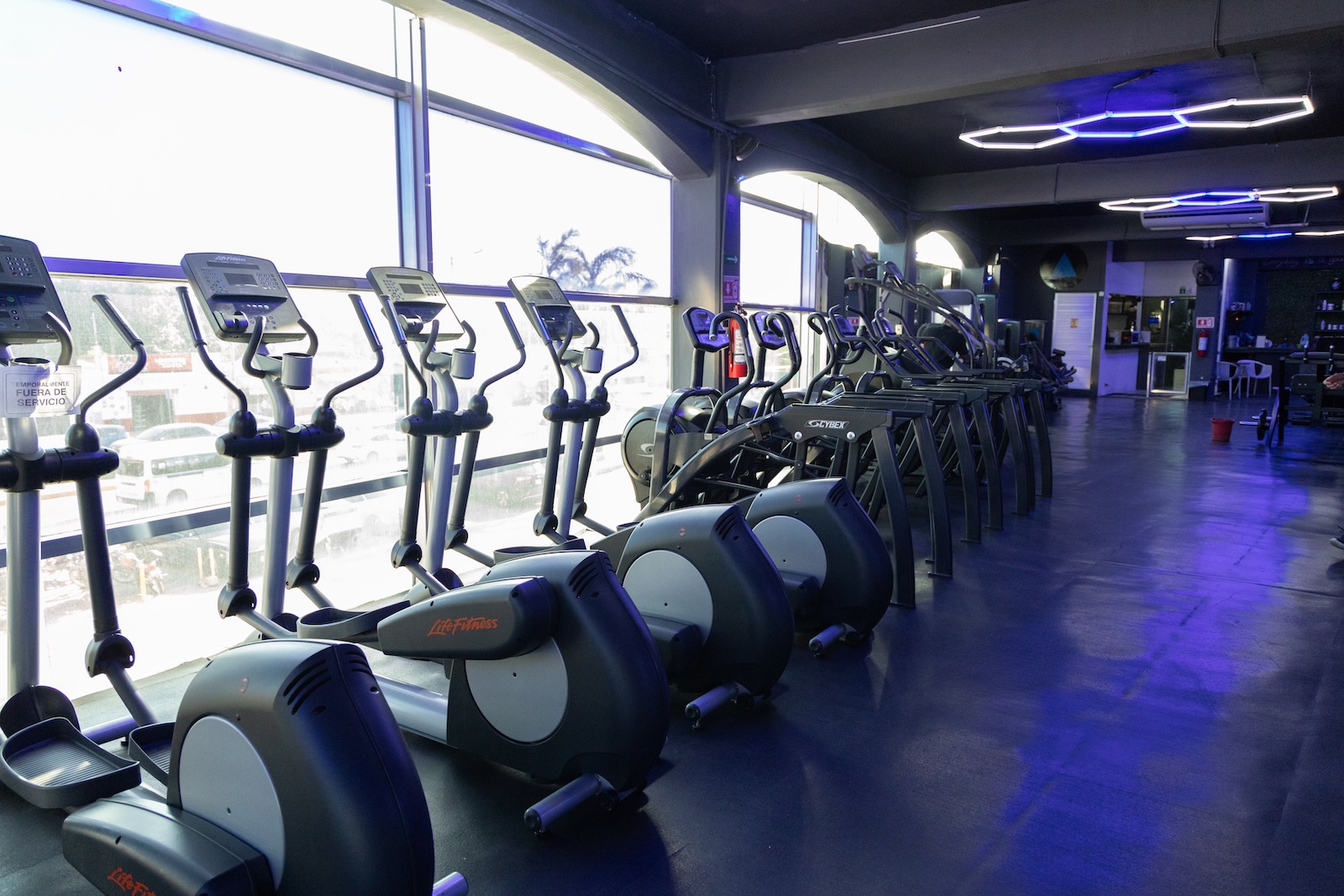 Cardio area at Evolve Gym Juárez